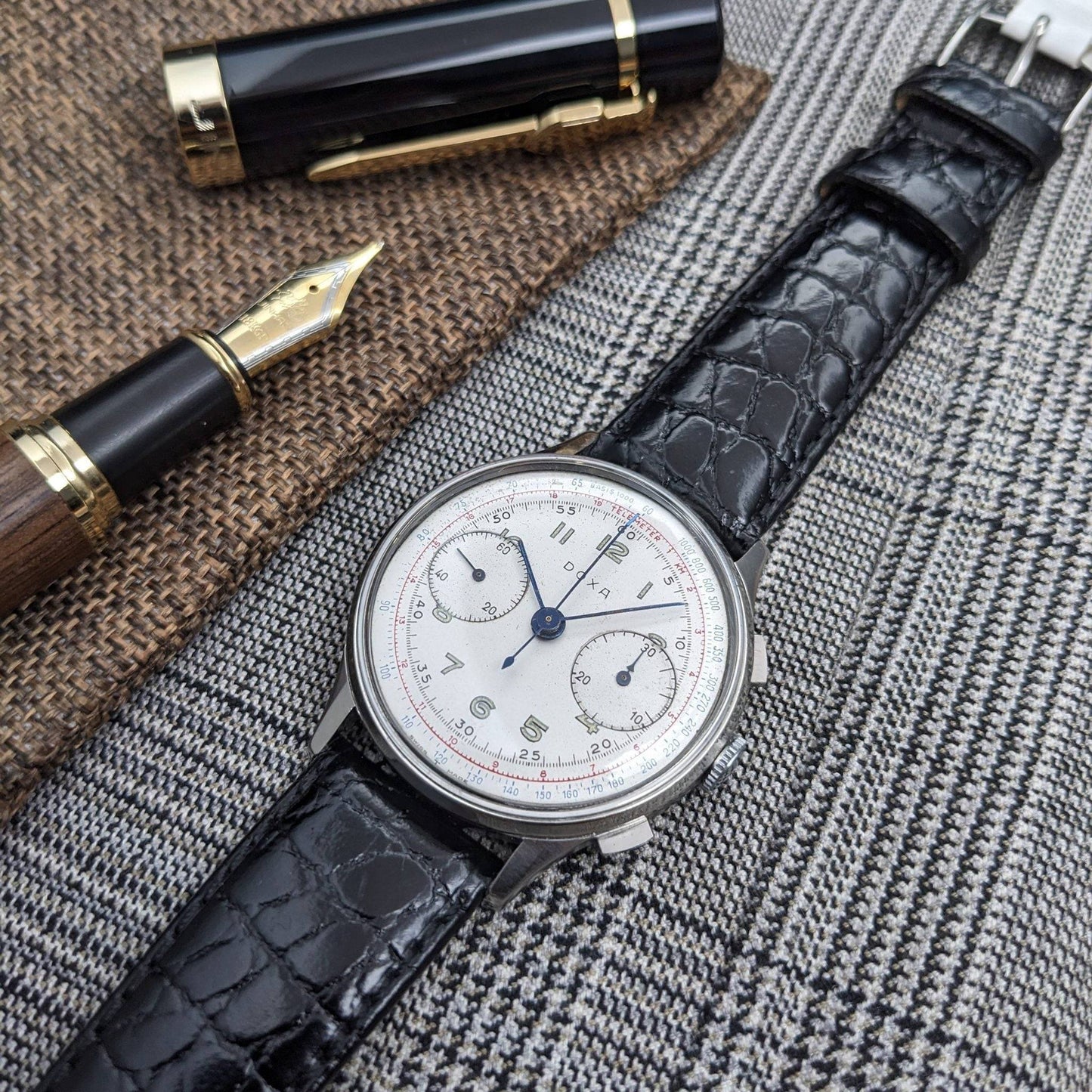 86 years old WWII DOXA Jumbo Chronograph 38mm - 1940s Vintage / cal. Valoux 22 / Serviced