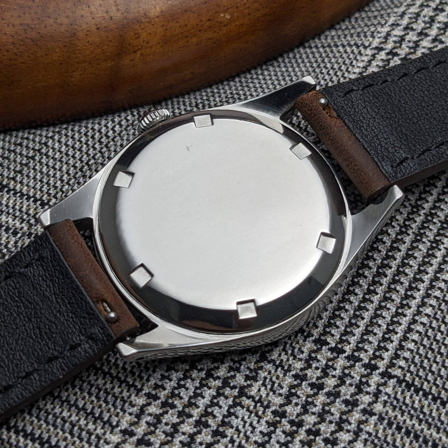 Montre vintage Omega Fab. Suisse, cadran 2537-3, 1948, 78 ans / Révisée