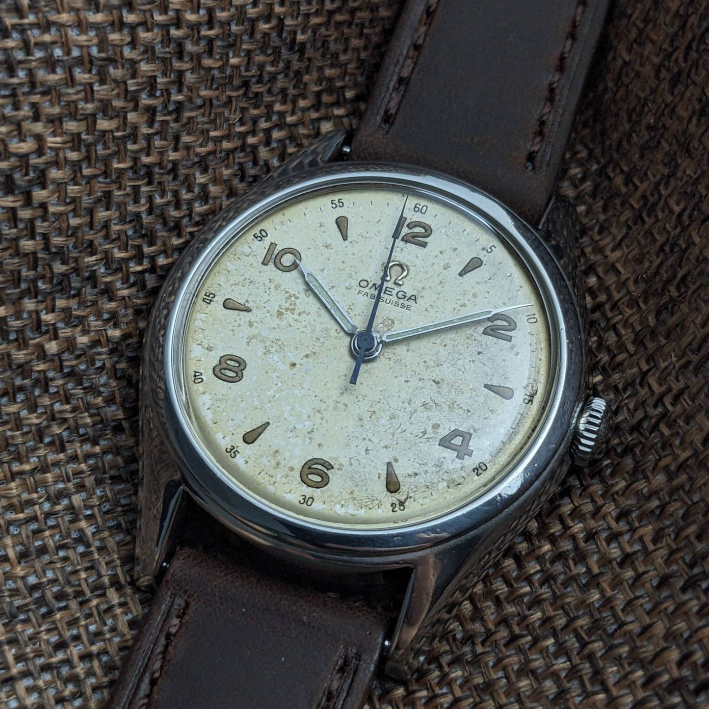 Montre vintage Omega Fab. Suisse, cadran 2537-3, 1948, 78 ans / Révisée