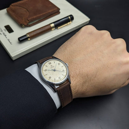 Montre vintage Omega Fab. Suisse, cadran 2537-3, 1948, 78 ans / Révisée