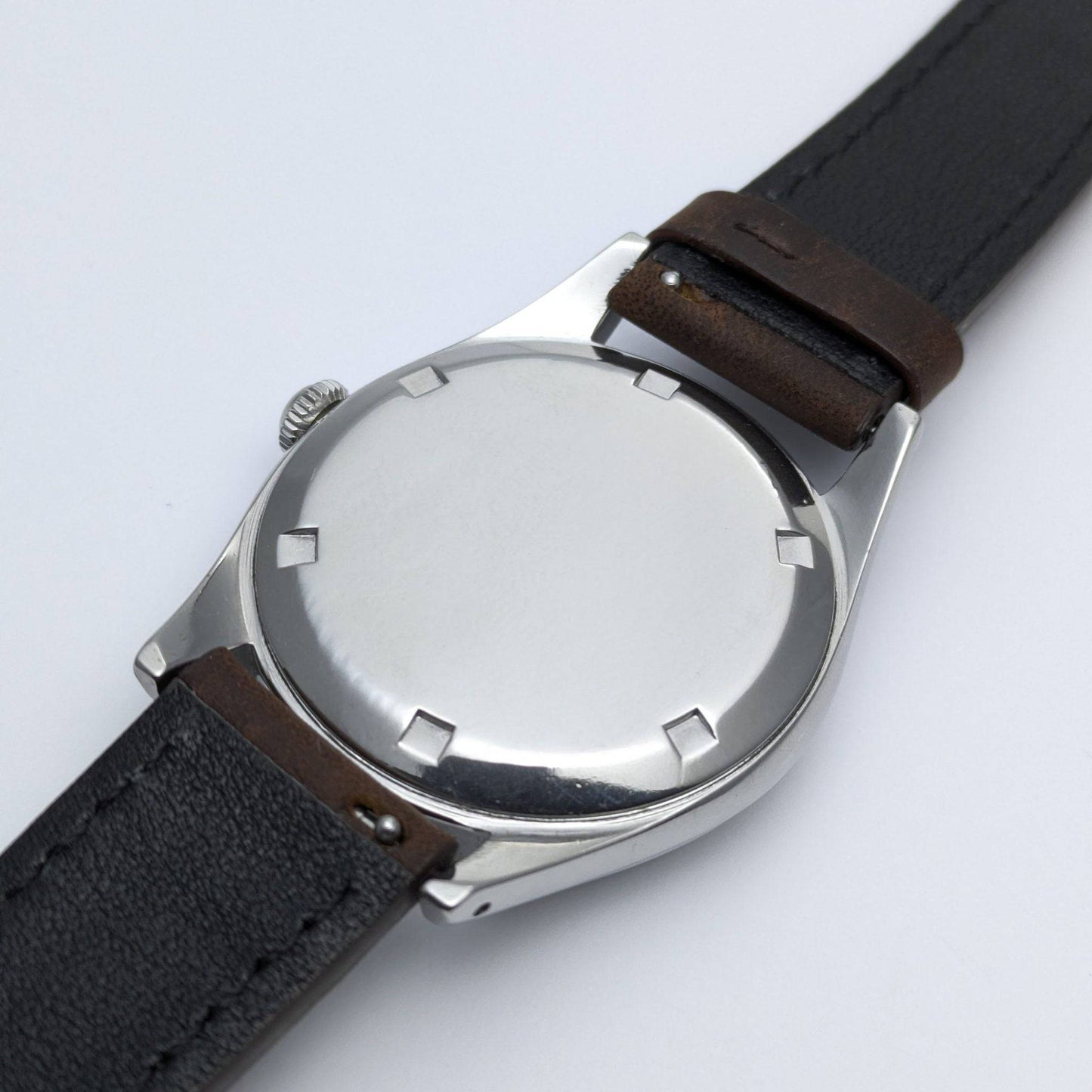 Montre vintage Omega Fab. Suisse, cadran 2537-3, 1948, 78 ans / Révisée