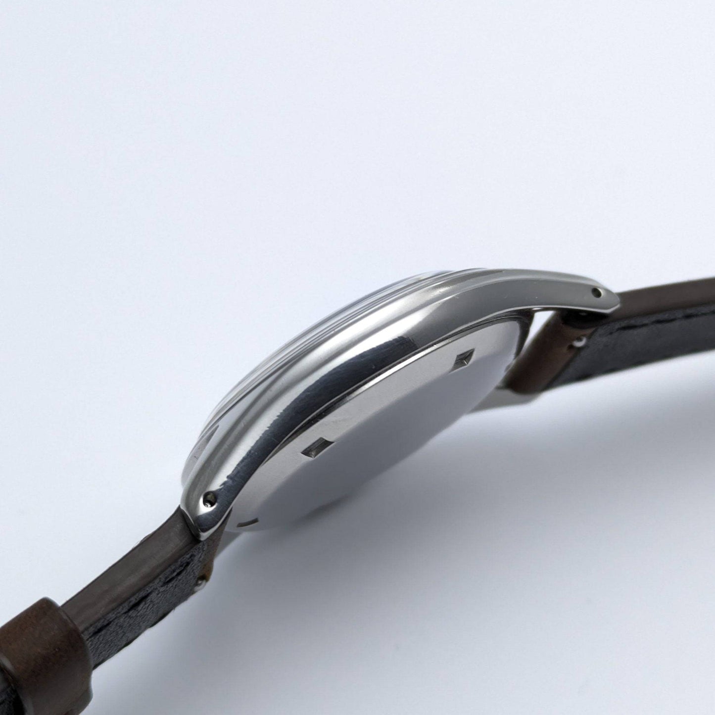 Montre vintage Omega Fab. Suisse, cadran 2537-3, 1948, 78 ans / Révisée