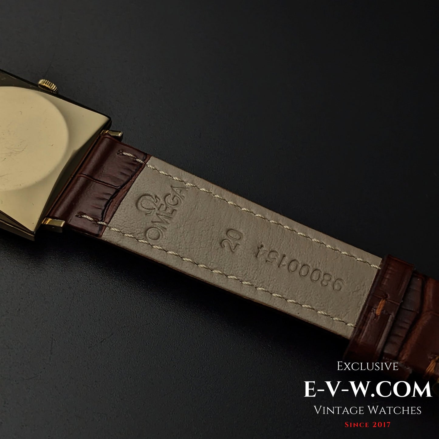 Omega DE VILLE Automatique Vintage / Carrée / Plaqué Or / Réf. 161.021 / Cal. 711 Ultra-mince / Année 1964