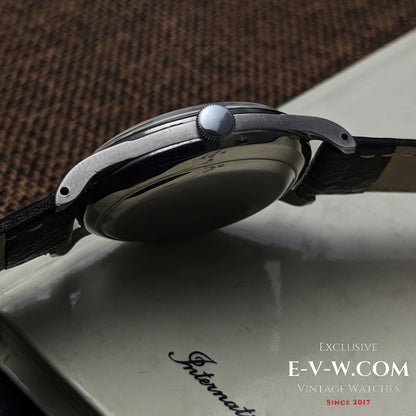 63 ans — IWC Schaffhausen — Automatique — Cal. 853 — Année 1962 — Révisée