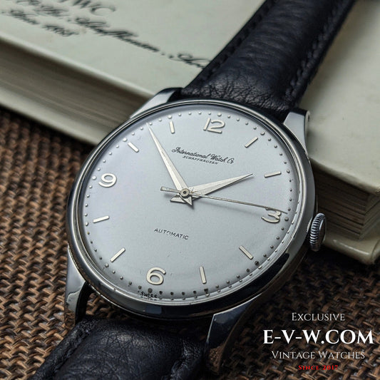 63 ans — IWC Schaffhausen — Automatique — Cal. 853 — Année 1962 — Révisée