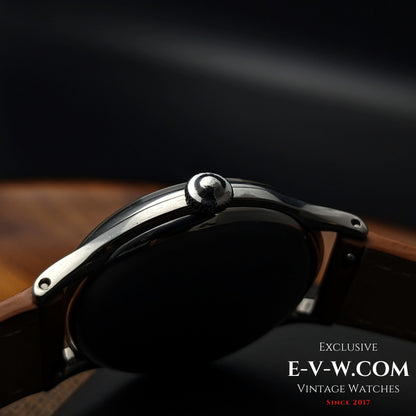 Omega de 81 ans — Seconde Guerre mondiale, usage civil — Réf. 2317/14 — Cal. 30T2 PC — Année 1944 — Révisée 