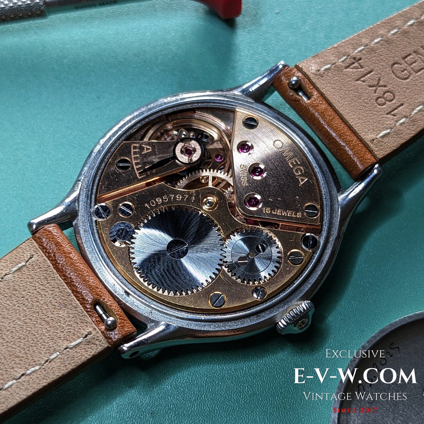 Omega de 81 ans — Seconde Guerre mondiale, usage civil — Réf. 2317/14 — Cal. 30T2 PC — Année 1944 — Révisée 