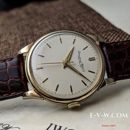 68 ans — IWC Schaffhausen — Montre habillée élégante en or 9 carats — Cal. 89 — Vintage 1957 — Révisée