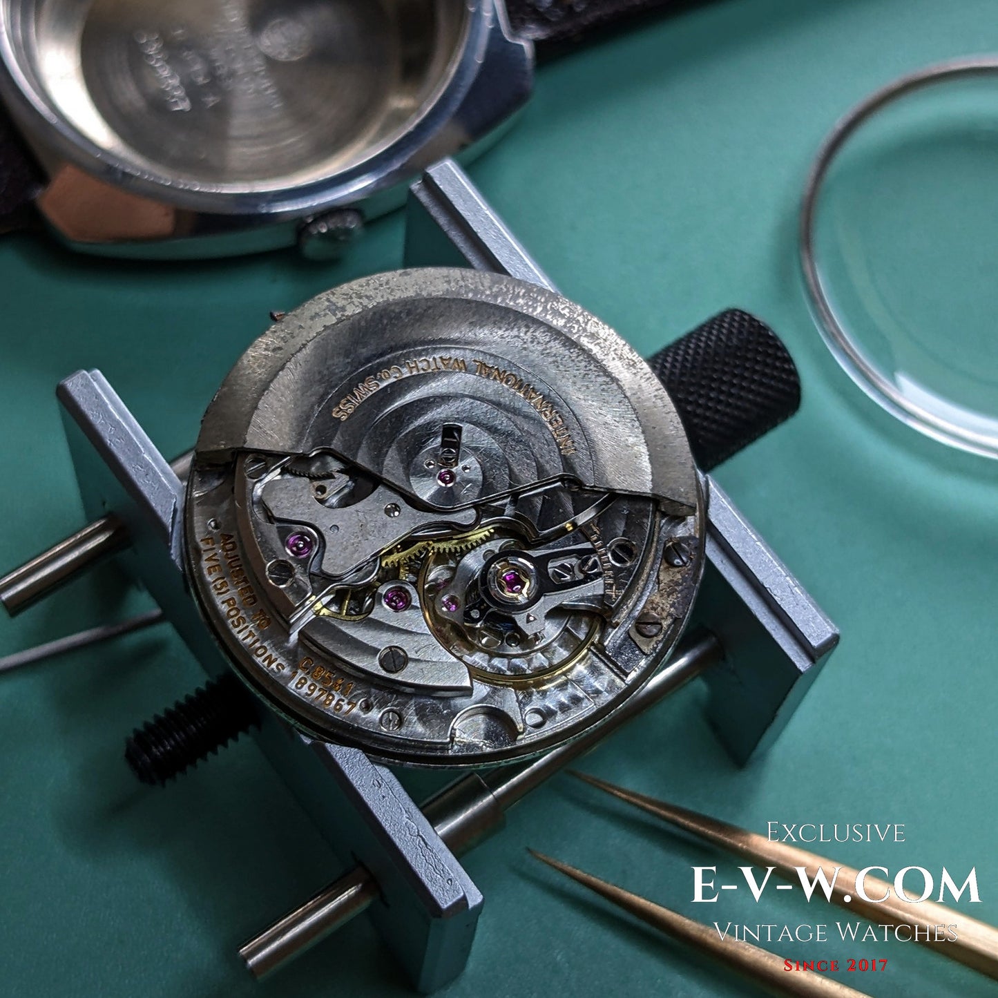 57 ans — IWC Schaffhausen — Réf. R814A — Cal. 8541 — Millésime 1968 — Révisée