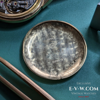 68 ans — IWC Schaffhausen — Montre habillée élégante en or 9 carats — Cal. 89 — Vintage 1957 — Révisée