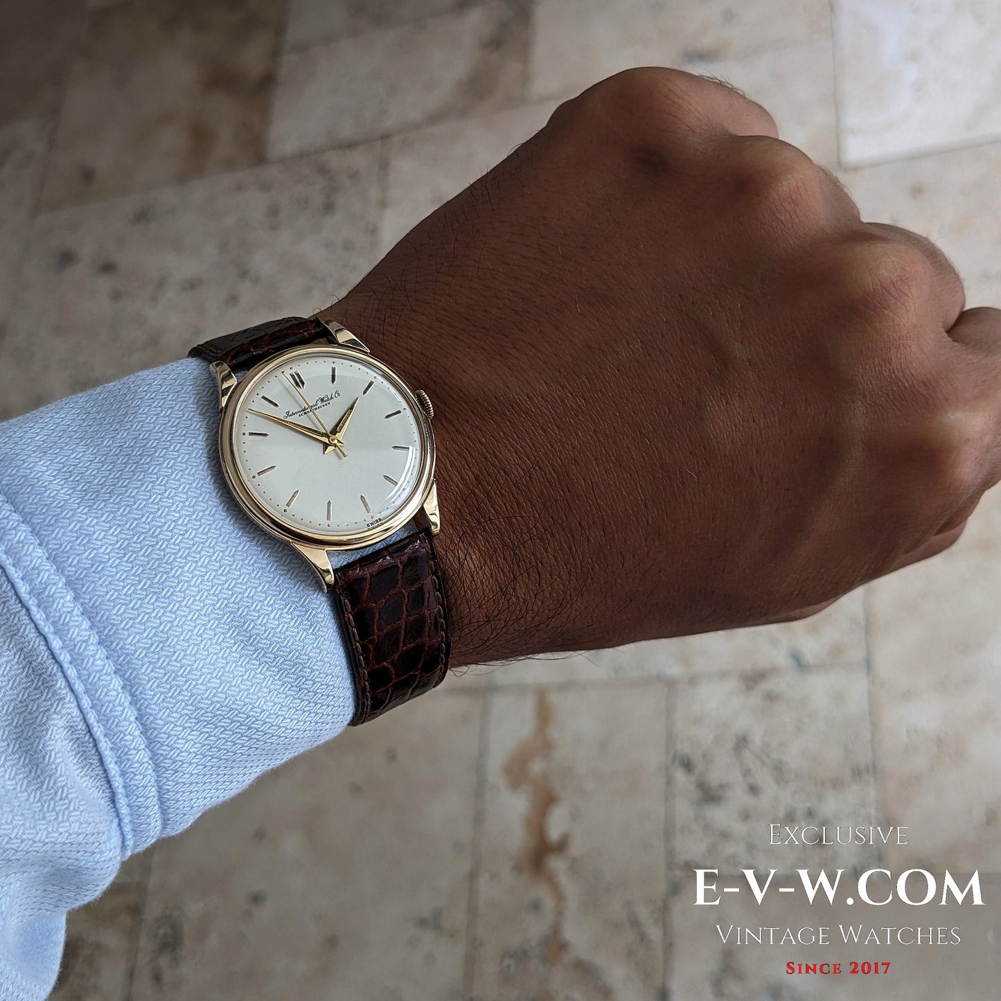 68 ans — IWC Schaffhausen — Montre habillée élégante en or 9 carats — Cal. 89 — Vintage 1957 — Révisée