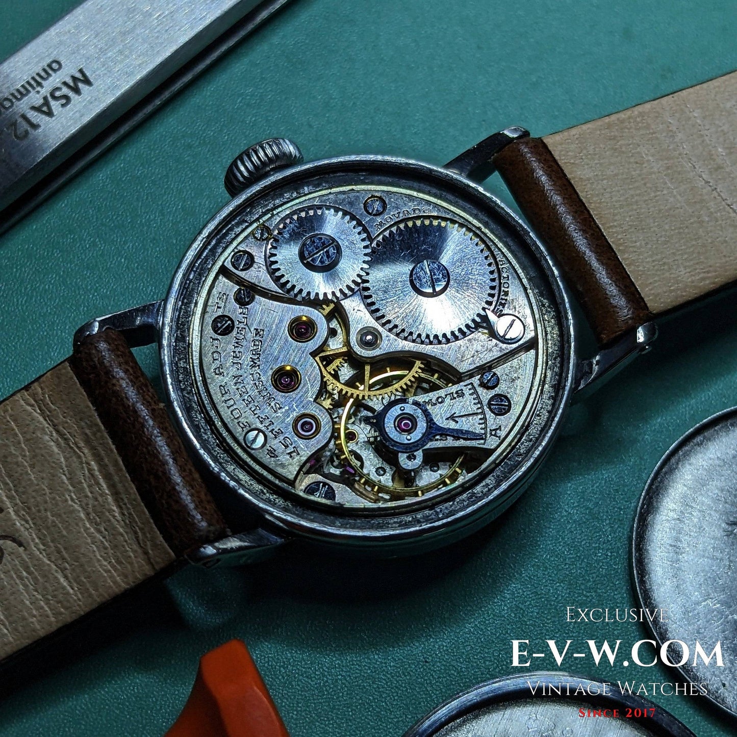 83 ans — Movado — Époque Seconde Guerre mondiale — Calibre 150MN — Année 1942 — Révisée