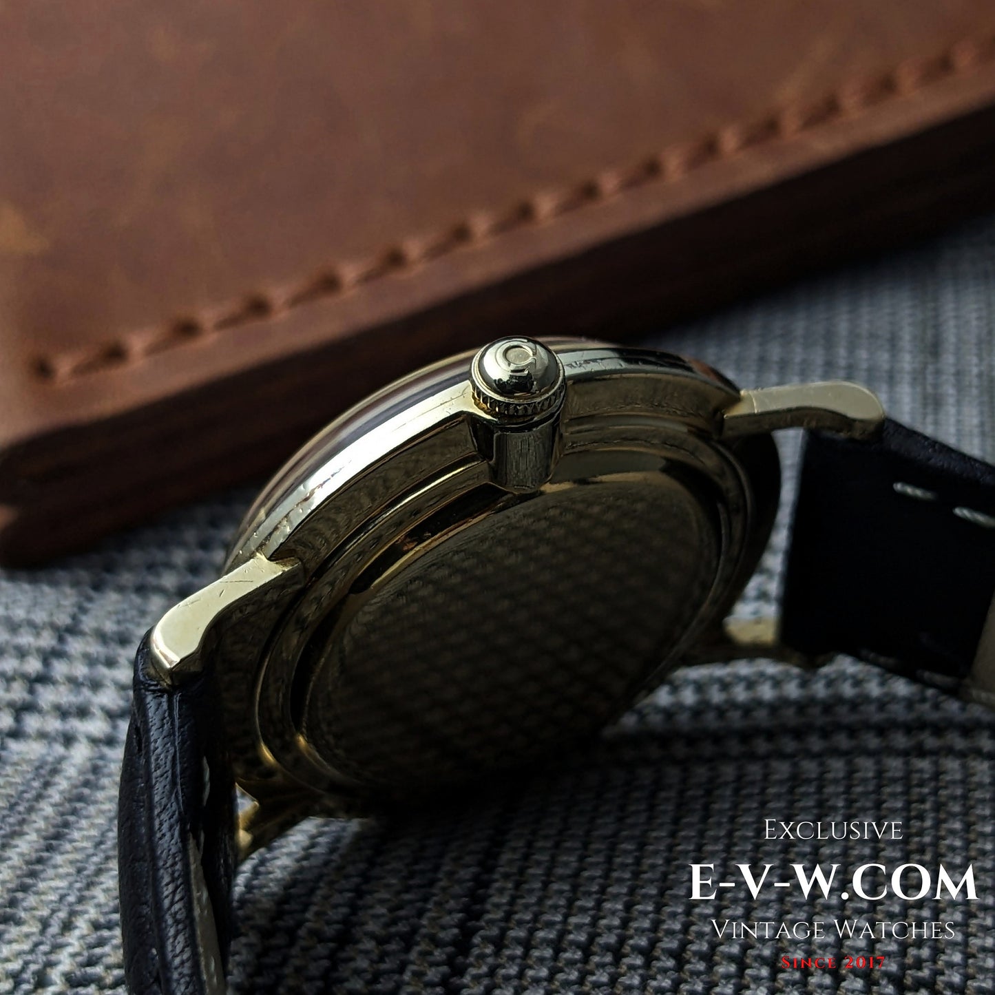 71 ans - Omega plaqué or 14 carats - Réf. N-6255 - Calibre 302 - Année 1954 - Révisée