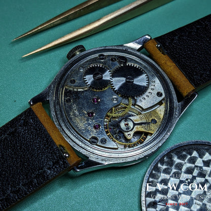 Omega 26.5SOBT2 d'avant-guerre, élégante montre à cadran sectoriel de style Calatrava, millésime 1939, 86 ans / Révisée