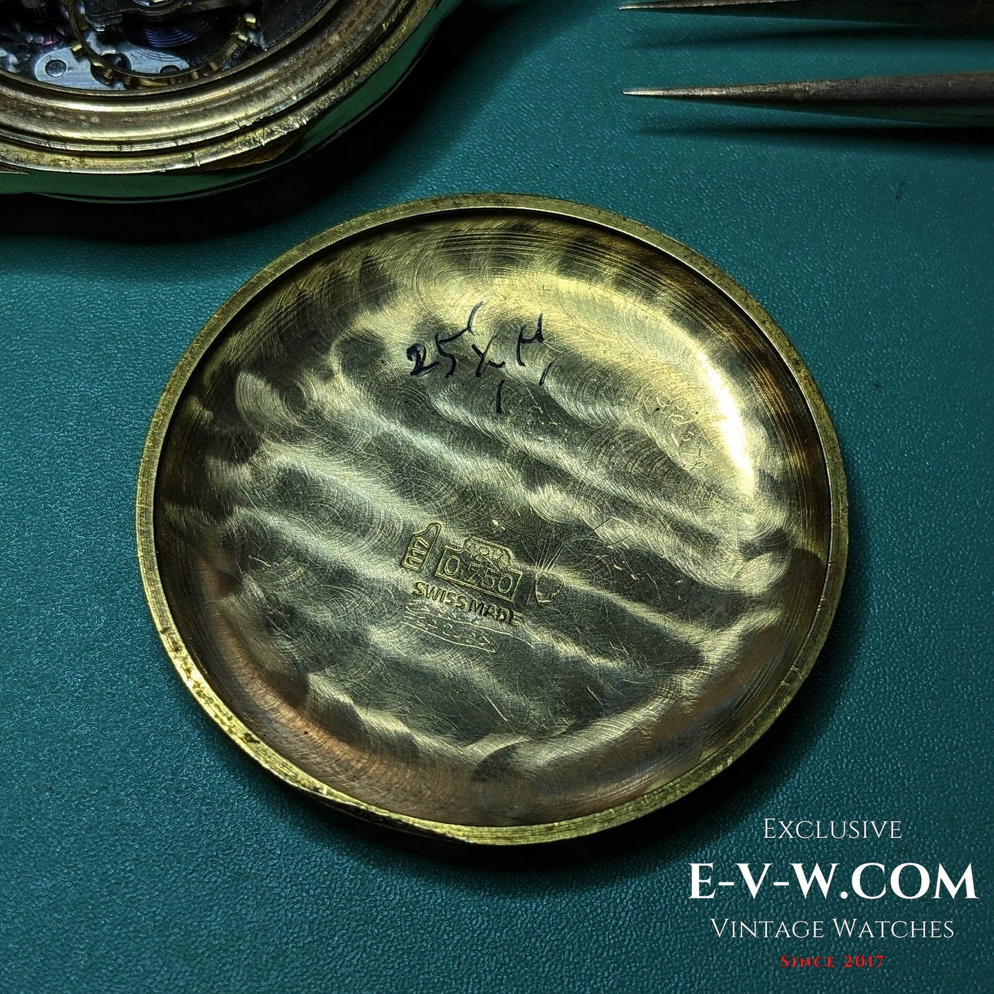 Montre automatique Eberhard &amp; Co en or 18 carats, années 1950 | Réf. 11601 | Cal. 11500 | Modèle vintage des années 1950 | Révisée