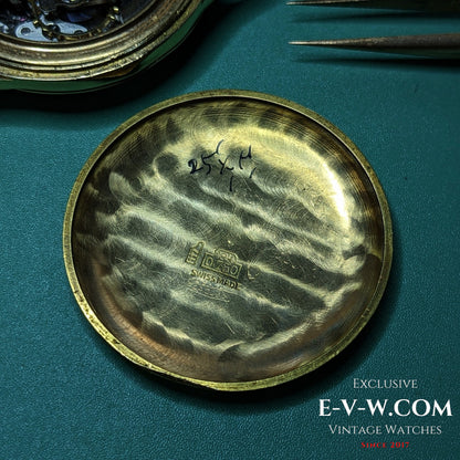 Montre automatique Eberhard &amp; Co en or 18 carats, années 1950 | Réf. 11601 | Cal. 11500 | Modèle vintage des années 1950 | Révisée