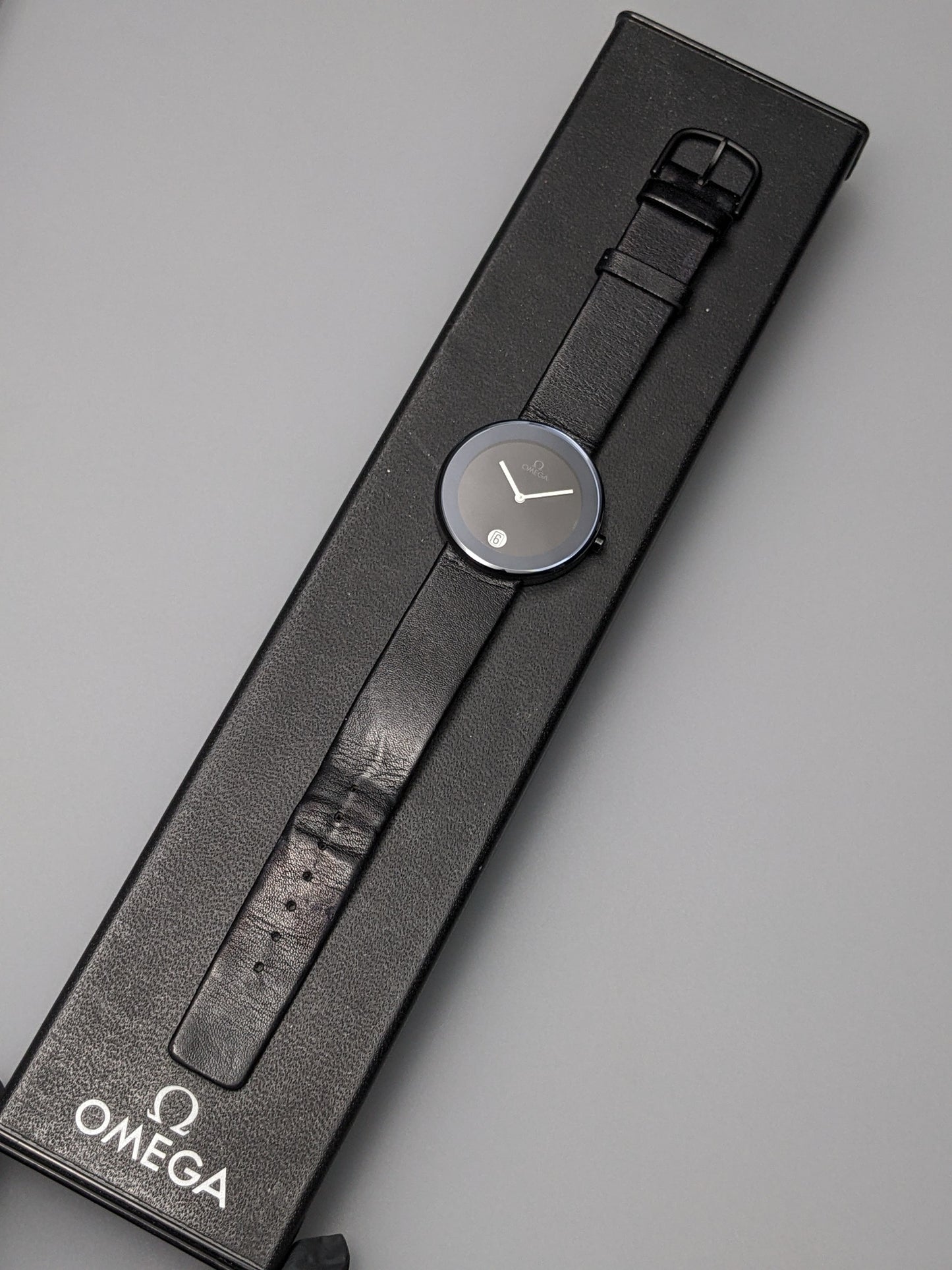 Omega « ART COLLECTION 1987 » très rare / Design : Camille Graeser / Céramique / Pièce unique 