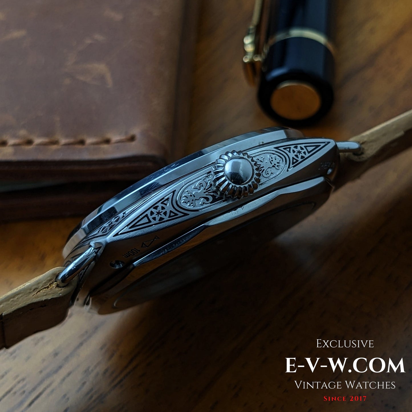 Transformation ancienne Eberhard &amp; Co des années 1920, avec mouvement de montre de poche à 18 rubis et fond transparent.