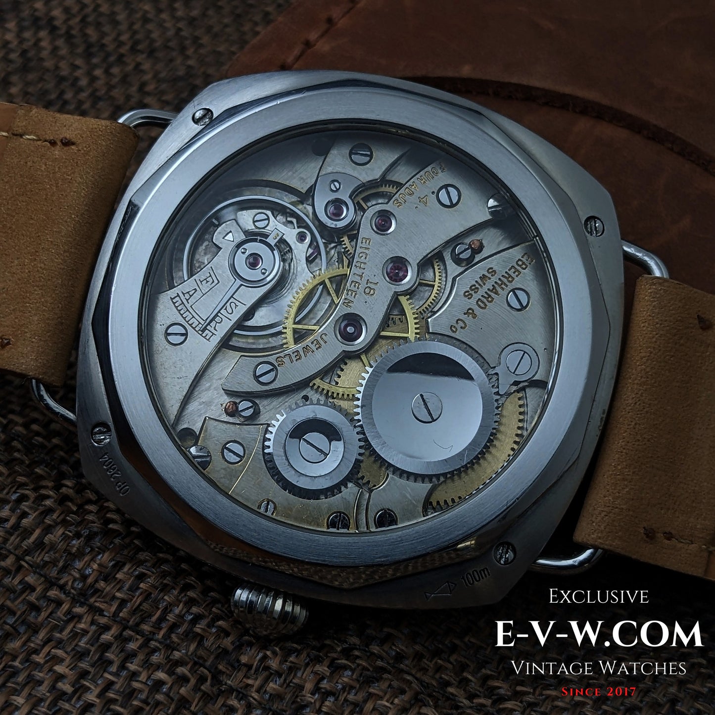 Transformation ancienne Eberhard &amp; Co des années 1920, avec mouvement de montre de poche à 18 rubis et fond transparent.