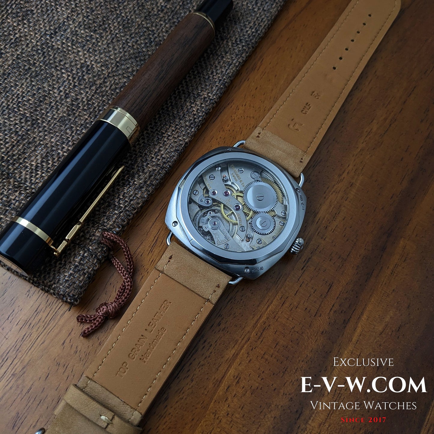 Transformation ancienne Eberhard &amp; Co des années 1920, avec mouvement de montre de poche à 18 rubis et fond transparent.