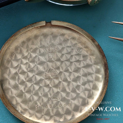 Omega en or 14 carats, 81 ans | Calibre 30T2 PC | Année 1944 | Révisée