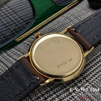Montre habillée Eberhard &amp; Co en or 18 carats des années 1960 | Rare indicateur de date à roulette | Cal. 236-129 |