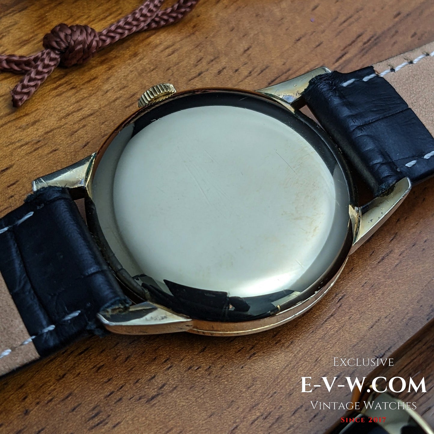 Omega Classique d'après-guerre / Réf. 2513-2 / Cal. 283 (30T2) / Montre-bracelet / Plaqué or 80 microns / Révisée 