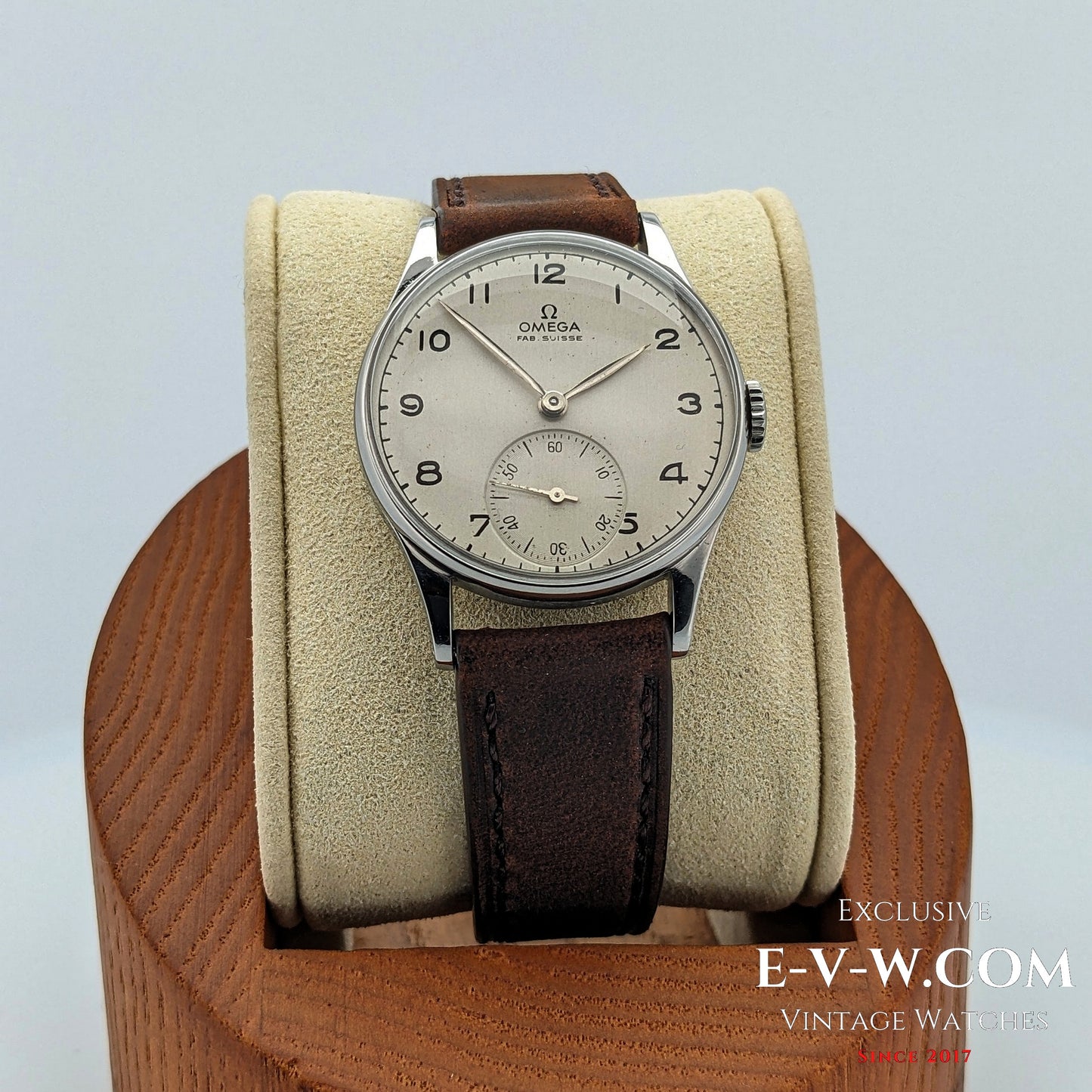 82 ans / Époque de guerre | Omega Vintage Petite Seconde | Réf. 2390 | Cal. 30T2 | Année 1944 | Révisée 