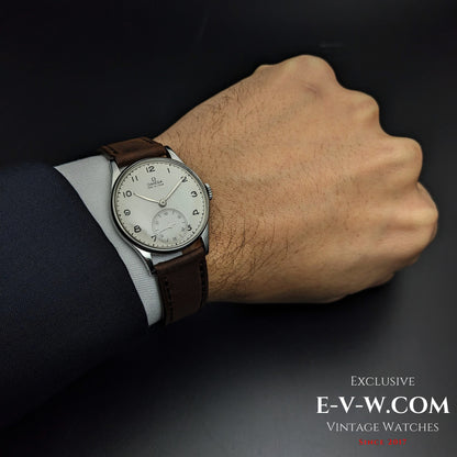 82 ans / Époque de guerre | Omega Vintage Petite Seconde | Réf. 2390 | Cal. 30T2 | Année 1944 | Révisée 