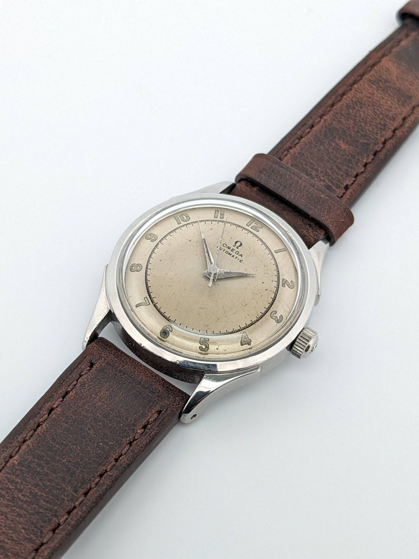 Faites une offre pour acheter cette pièce avant sa sortie officielle / Omega Automatic Bumper années 1940 