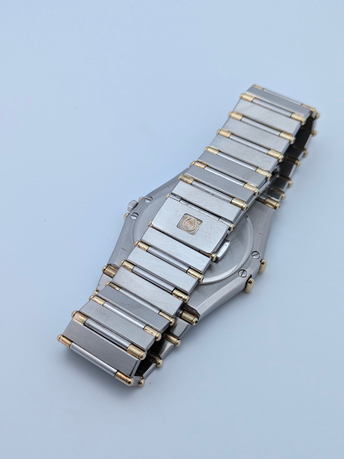 Faites une offre pour acheter cette pièce avant sa sortie officielle / Omega Constellation Chronometer de 1982 