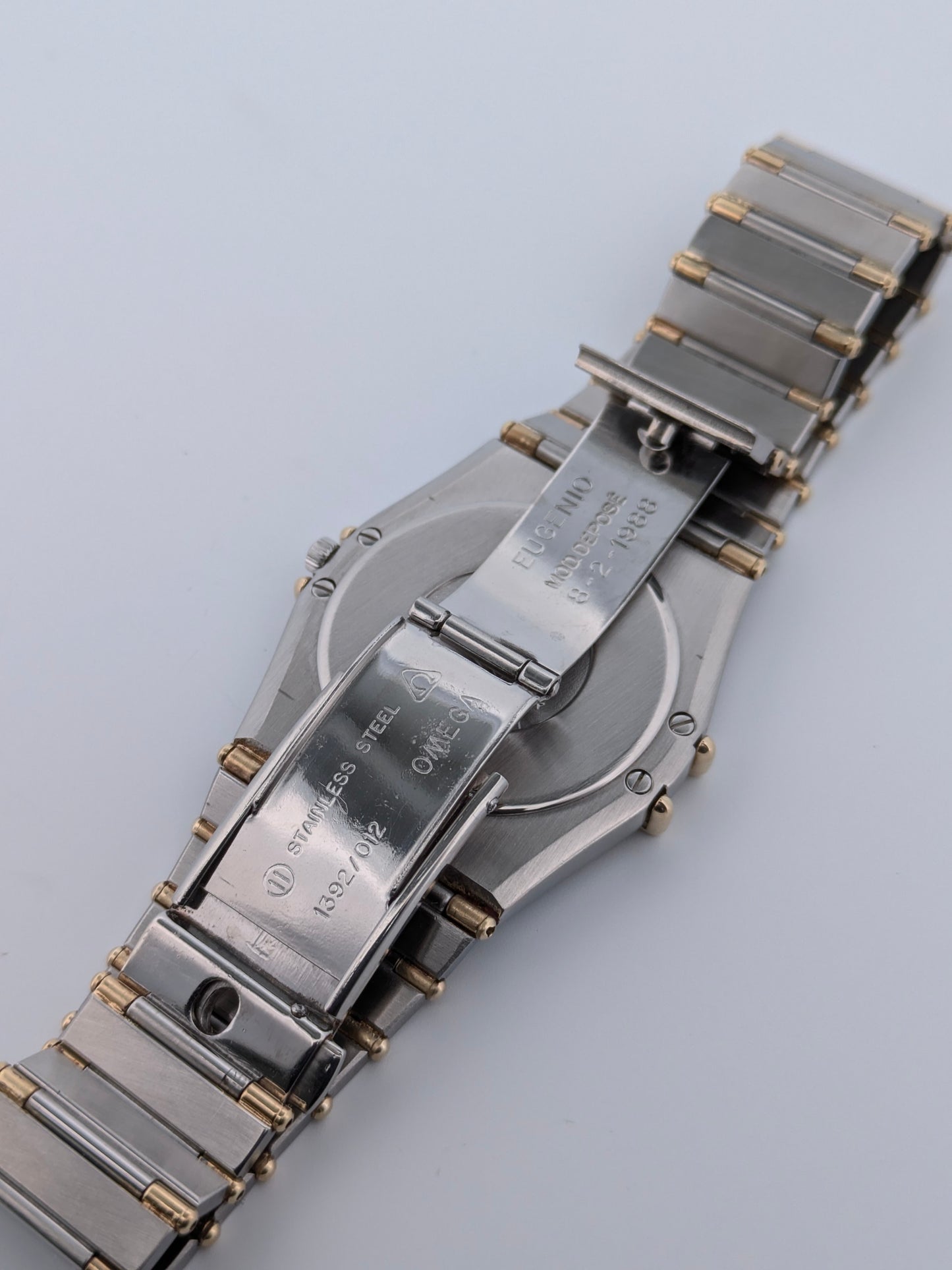 Faites une offre pour acheter cette pièce avant sa sortie officielle / Omega Constellation Chronometer de 1982 