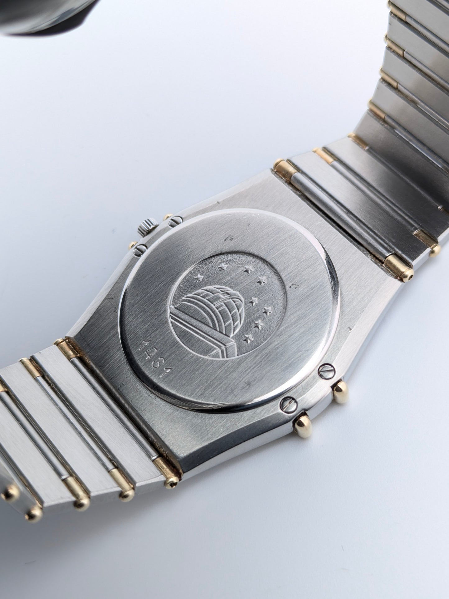 Faites une offre pour acheter cette pièce avant sa sortie officielle / Omega Constellation Chronometer de 1982 