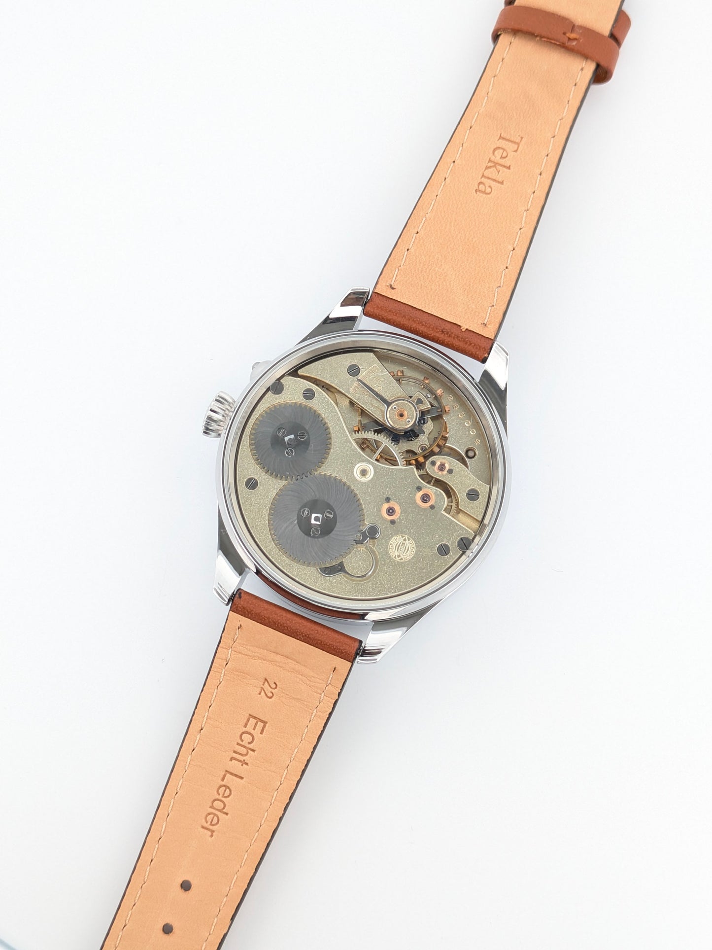 Faites une offre pour acheter cette pièce avant sa sortie officielle / 