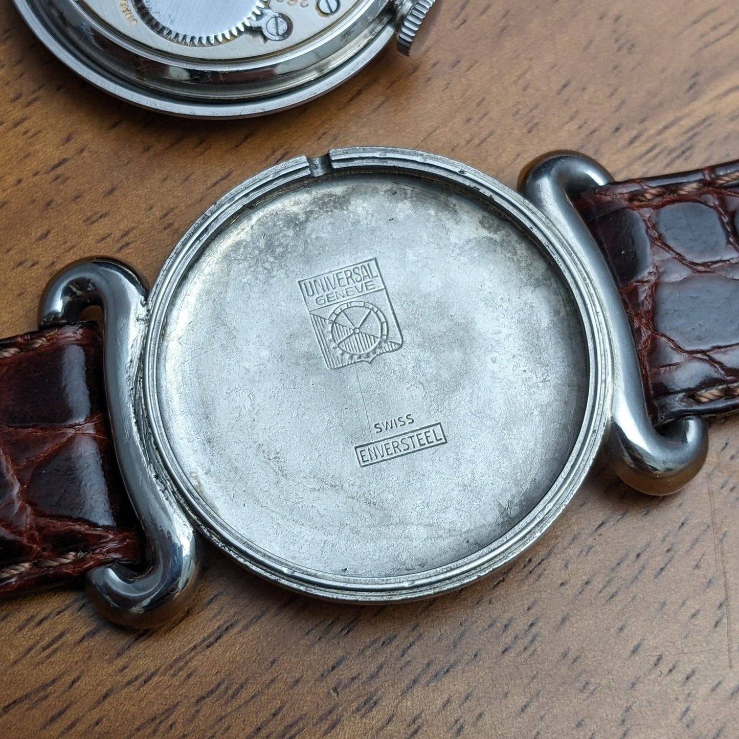 80 Yeras Old Universal Genève WWII War era 1945 Vintage Watch with Cal 262 / Crab lugs /Serviced /