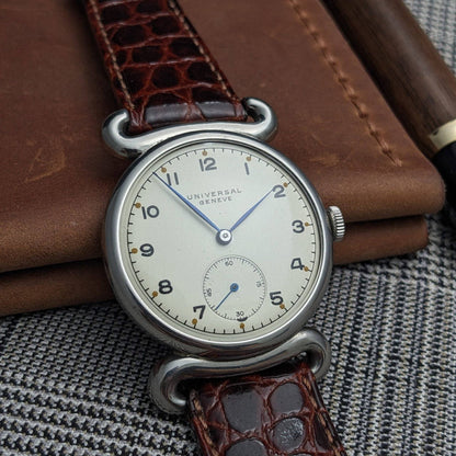 80 Yeras Old Universal Genève WWII War era 1945 Vintage Watch with Cal 262 / Crab lugs /Serviced /