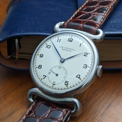 80 Yeras Old Universal Genève WWII War era 1945 Vintage Watch with Cal 262 / Crab lugs /Serviced /