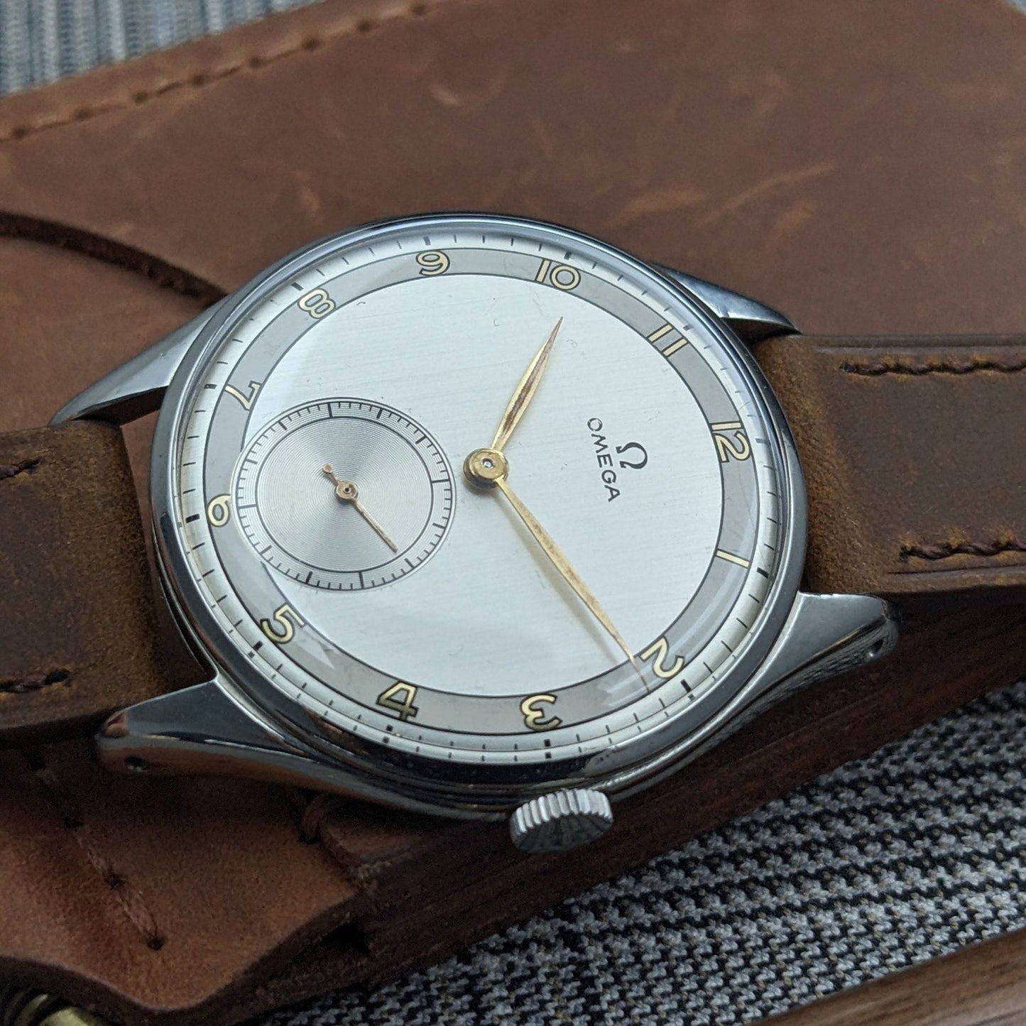 Omega Jumbo 38mm /  Cal 265 (30T2) / Ref 2505-21 - A Classic Timepiece / Serviced