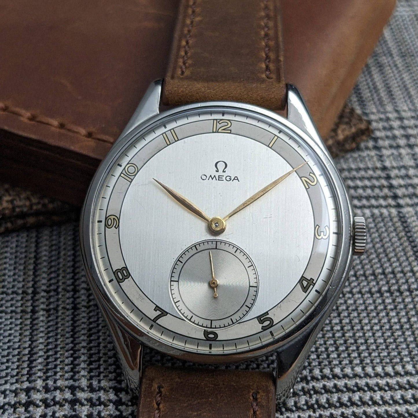 Omega Jumbo 38mm /  Cal 265 (30T2) / Ref 2505-21 - A Classic Timepiece / Serviced