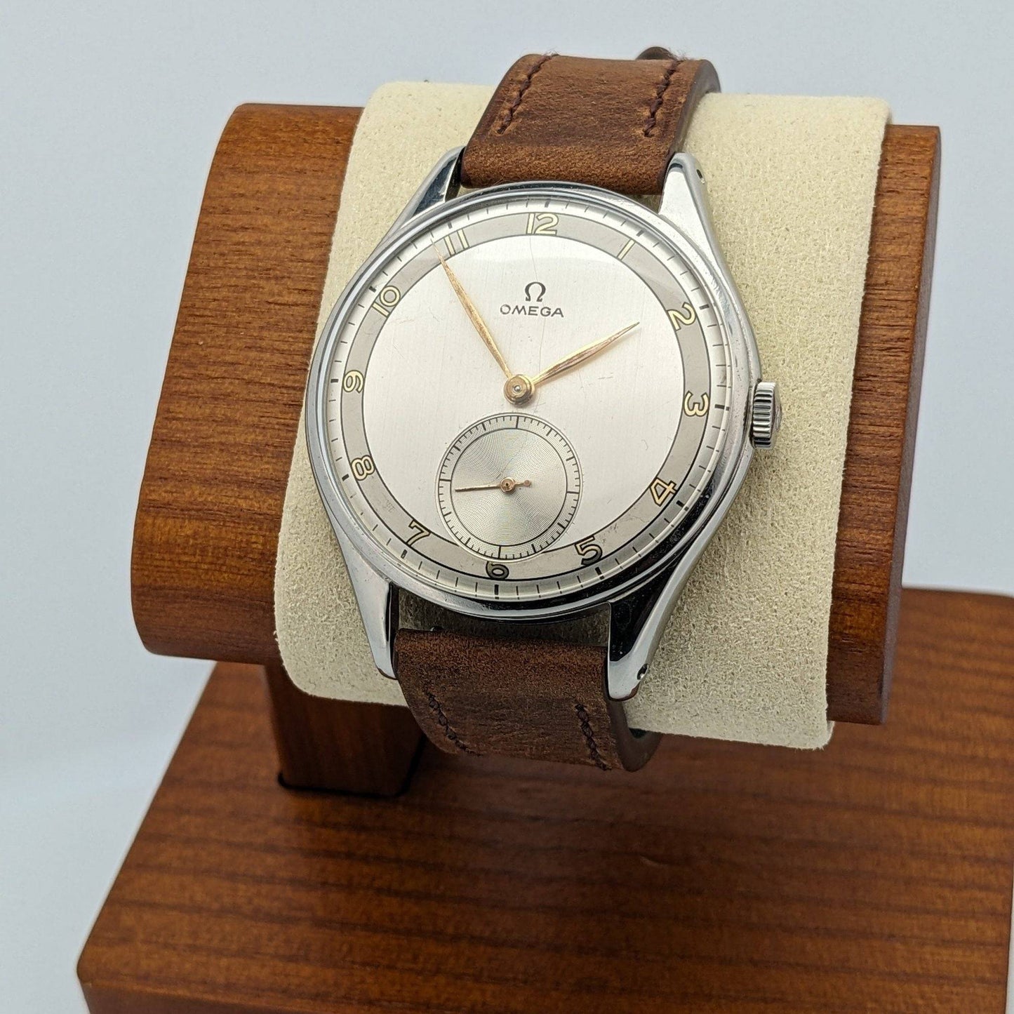 Omega Jumbo 38mm /  Cal 265 (30T2) / Ref 2505-21 - A Classic Timepiece / Serviced