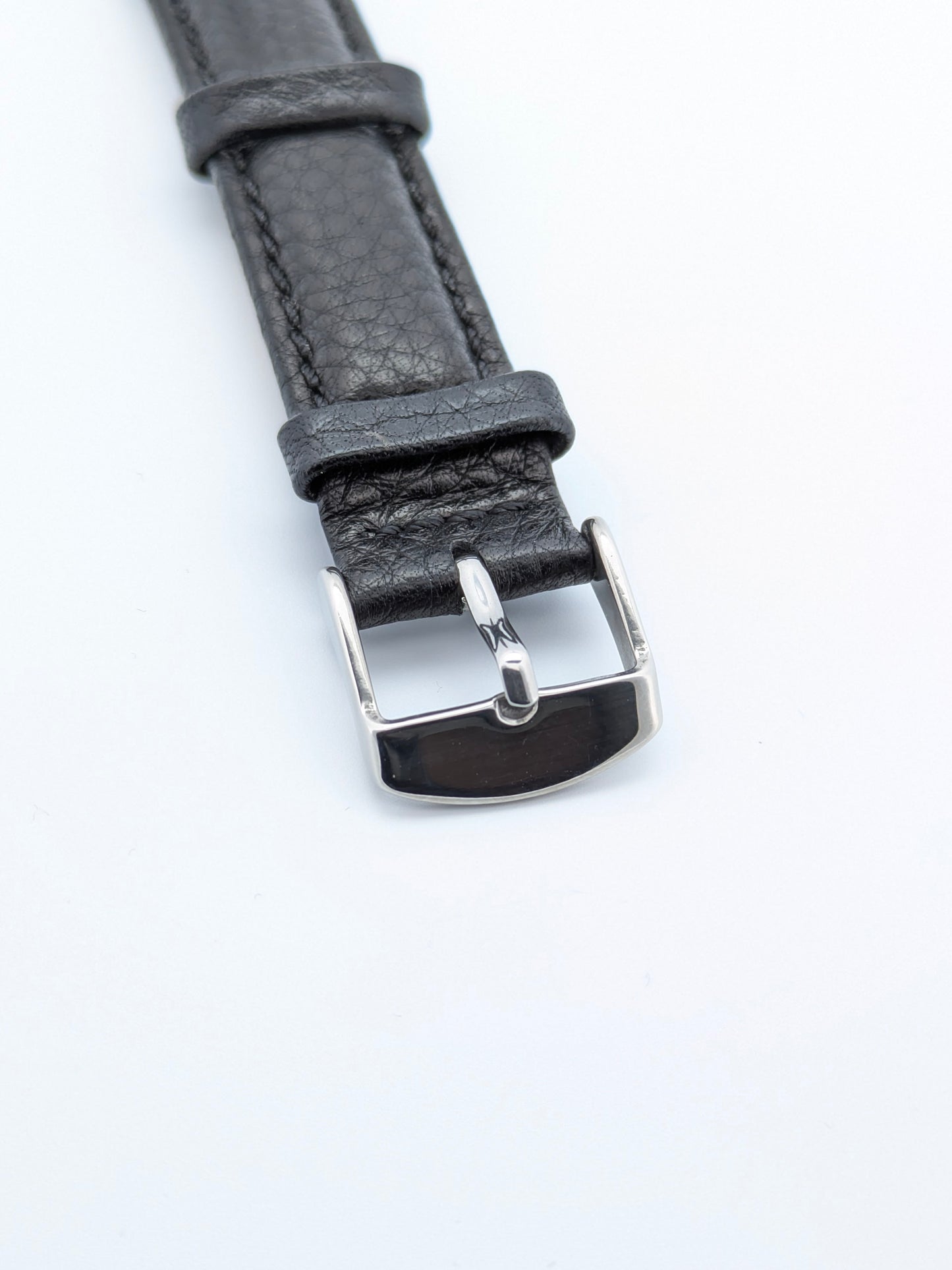 Faites une offre pour acheter cette pièce avant sa sortie officielle / Omega Scarabée - Antique 1935 