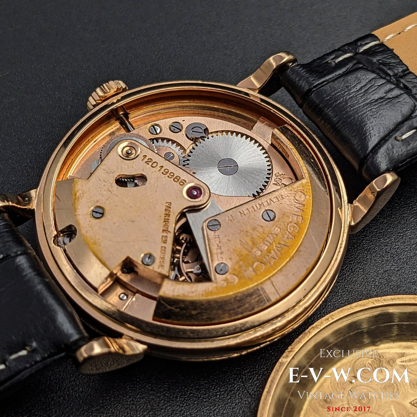 Rare Omega à cadran sectoriel / Automatique à masselottes / Or 18 carats / Cal. 351 / Vintage 1950