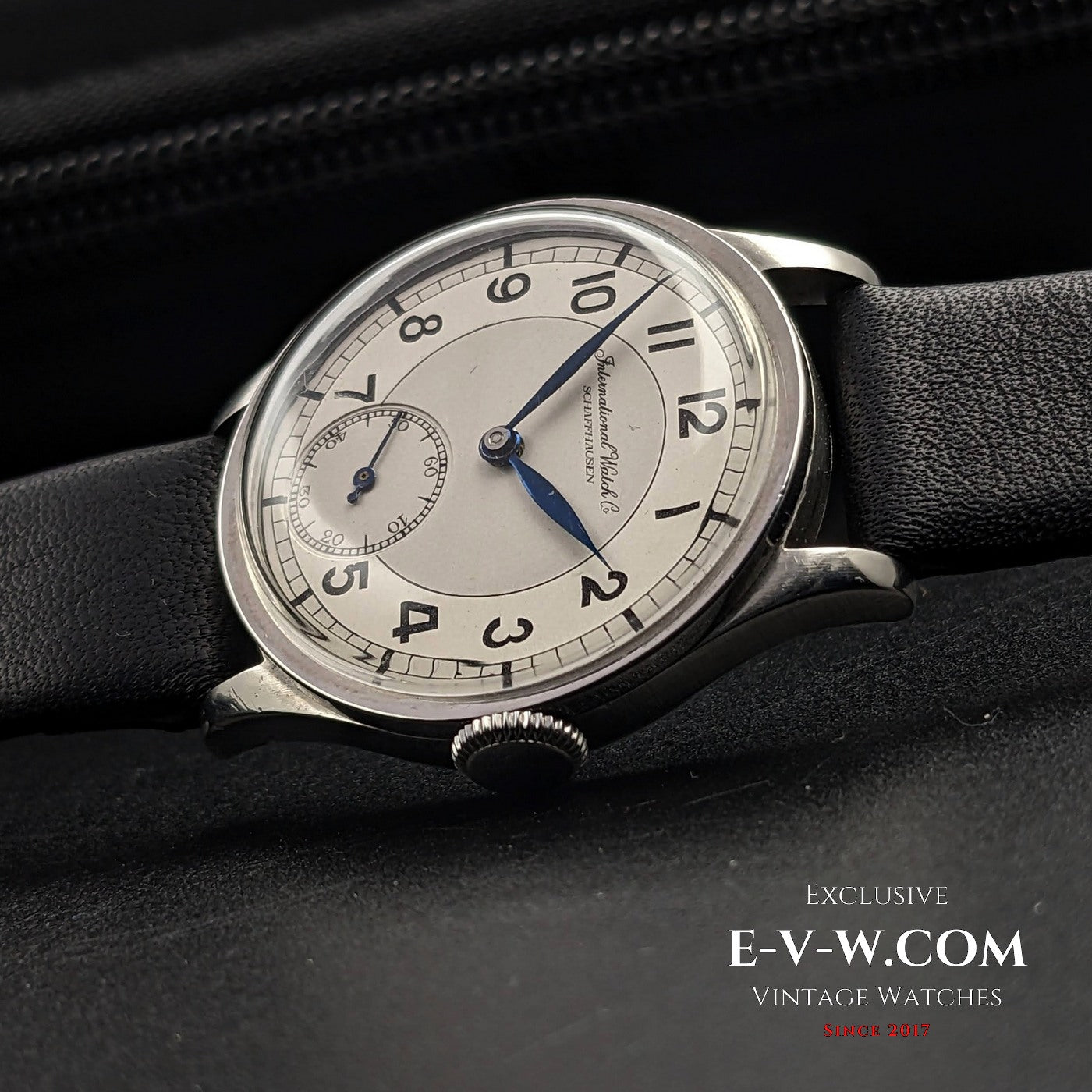 IWC Schaffhausen Art Déco / Cadran bicolore / Calibre 83 rare / Vintage Seconde Guerre mondiale 1938 / Entièrement révisée