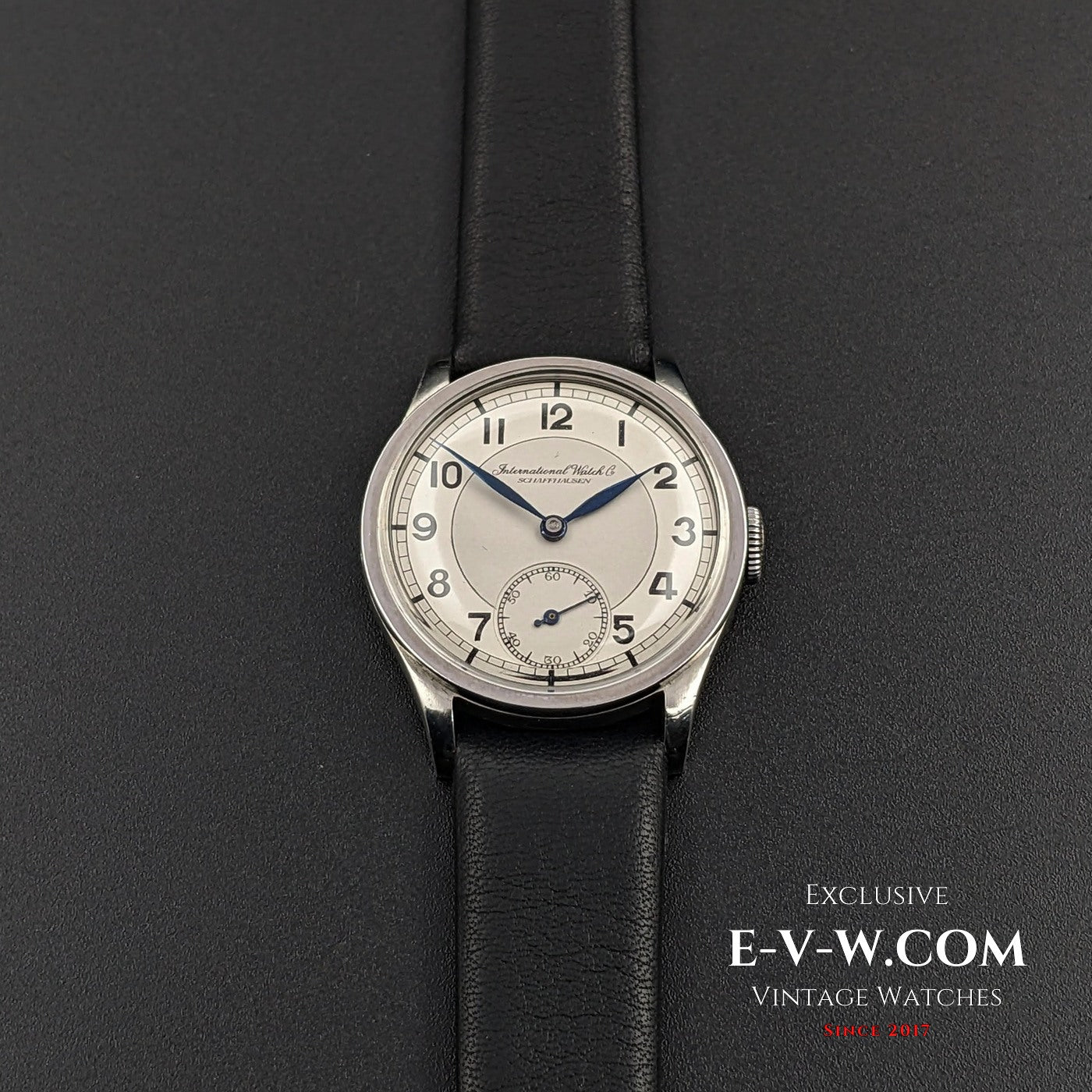 IWC Schaffhausen Art Déco / Cadran bicolore / Calibre 83 rare / Vintage Seconde Guerre mondiale 1938 / Entièrement révisée