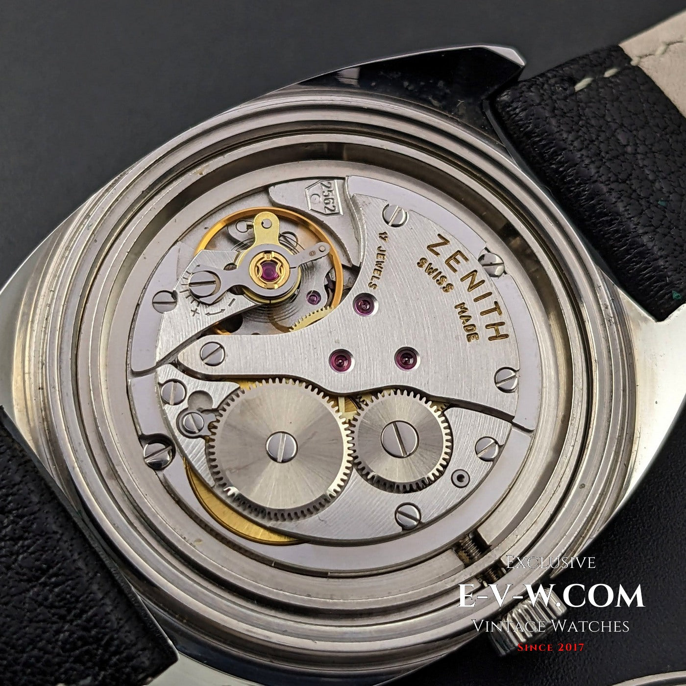 Zenith Sporto Très bon état / Cal 2562 / Années 1960 / Entièrement révisée 