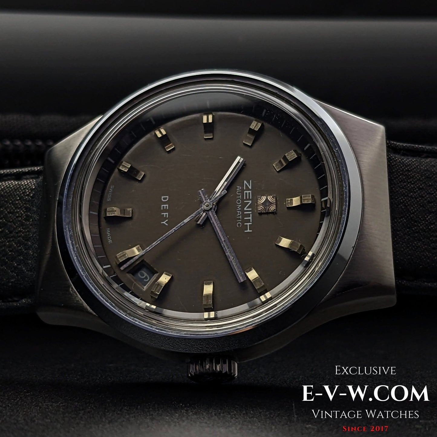 Rare montre Zenith DEFY automatique, brevet n° 493877 / Boîtier Jumbo 38 mm / Années 1970 / Calibre 2572.PC / Réf. 010210380 / Entièrement révisée