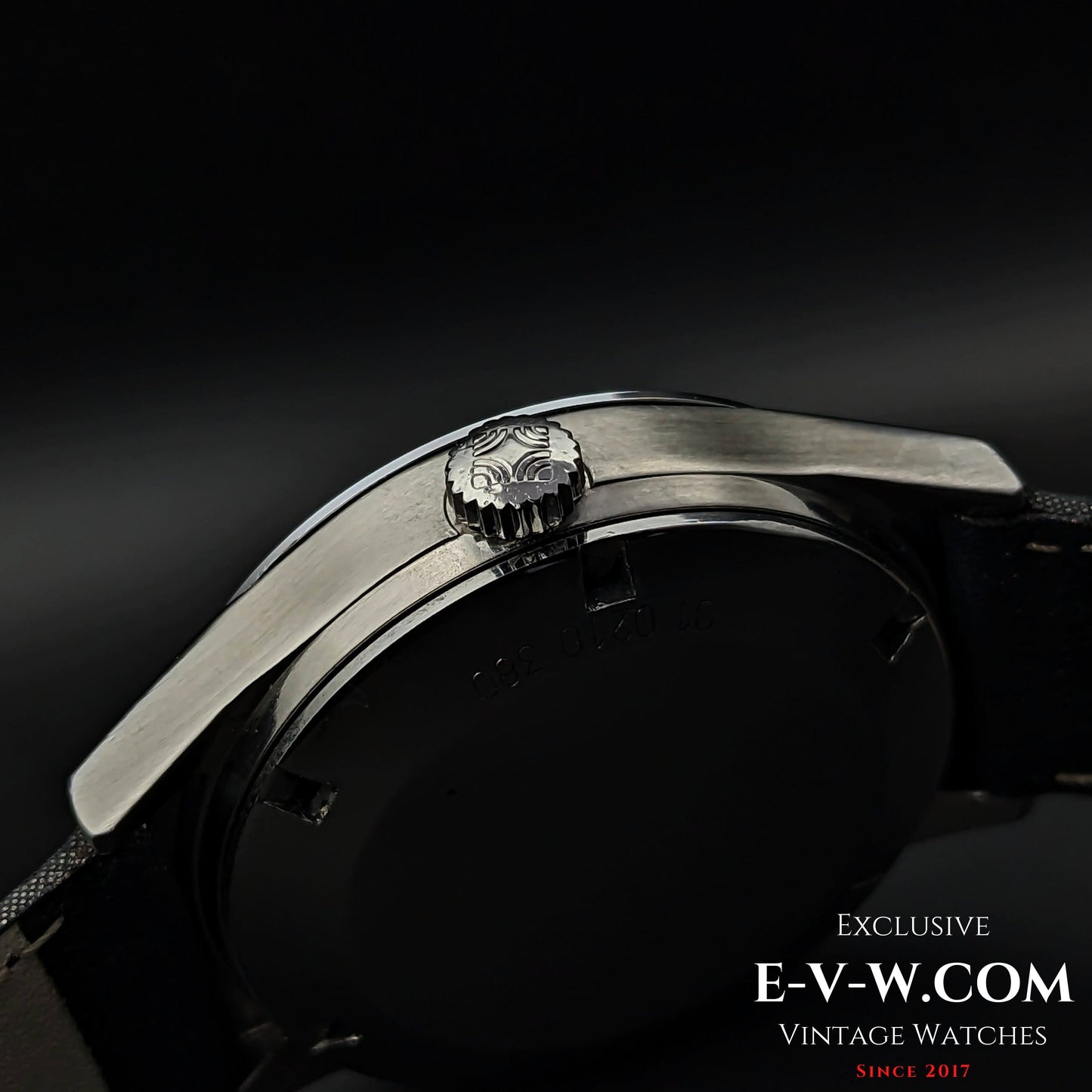 Rare montre Zenith DEFY automatique, brevet n° 493877 / Boîtier Jumbo 38 mm / Années 1970 / Calibre 2572.PC / Réf. 010210380 / Entièrement révisée