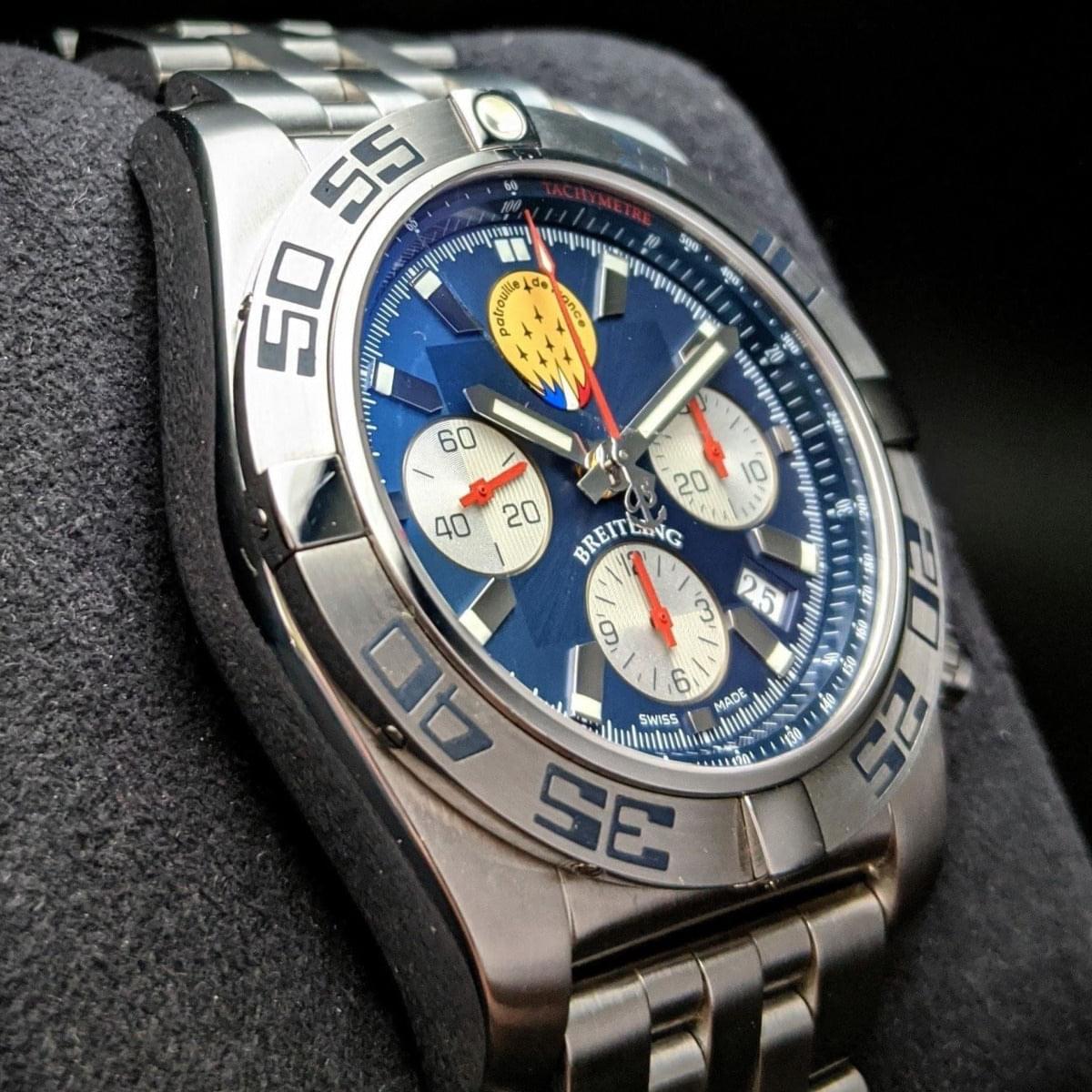 Montre Breitling Patrouille De France Limitée 600 pcs - Chronomat 44 - AB0110