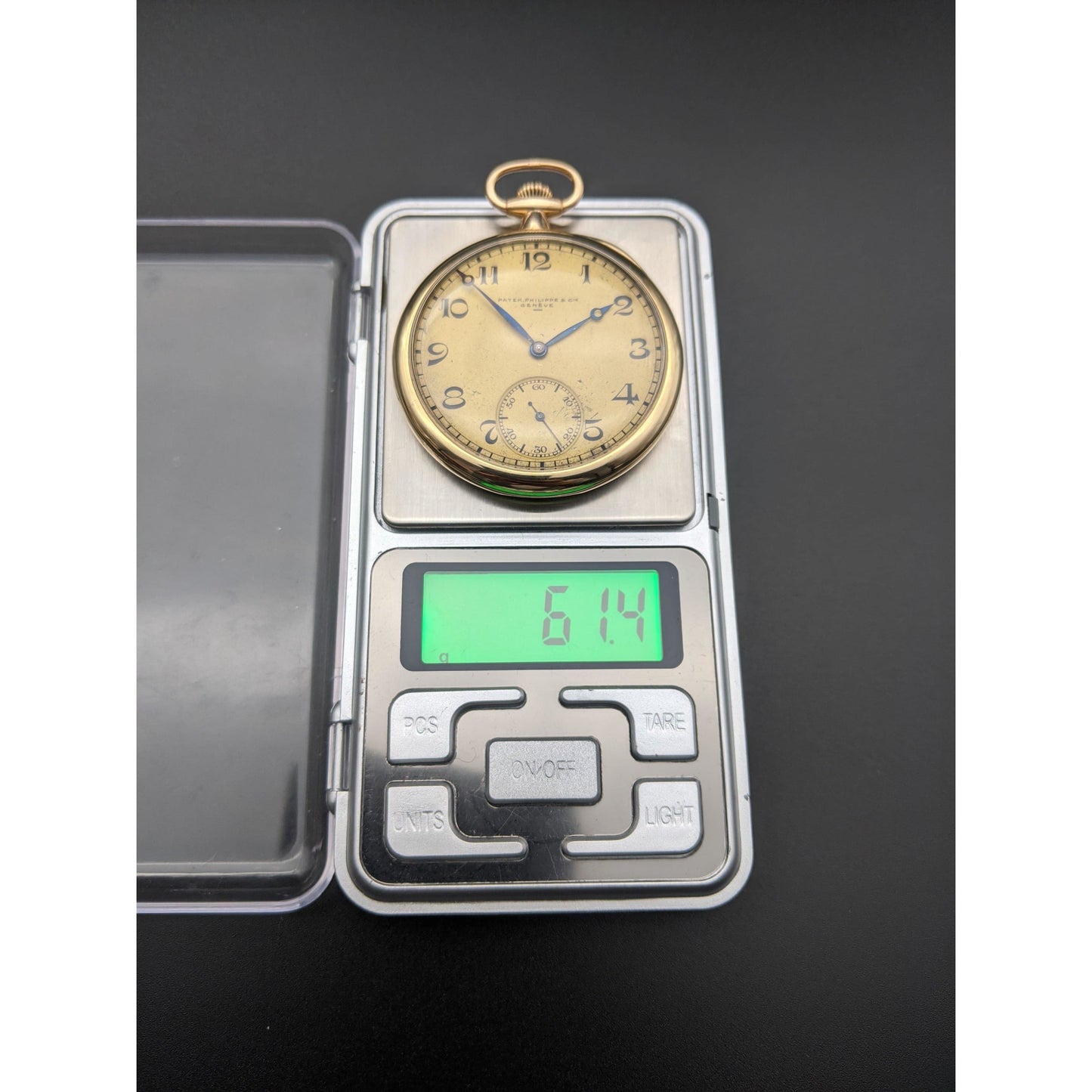 Patek Philippe 1924 unique Geneve Gold with Extract from  Patek Philippe Archives - E-V-W.com